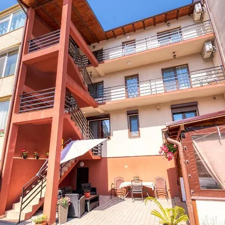 Casa Helena بيت ضيافة 3*