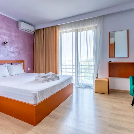 Casa Helena إيفوري نورد