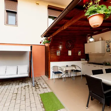 Vendégház Casa Helena 3*