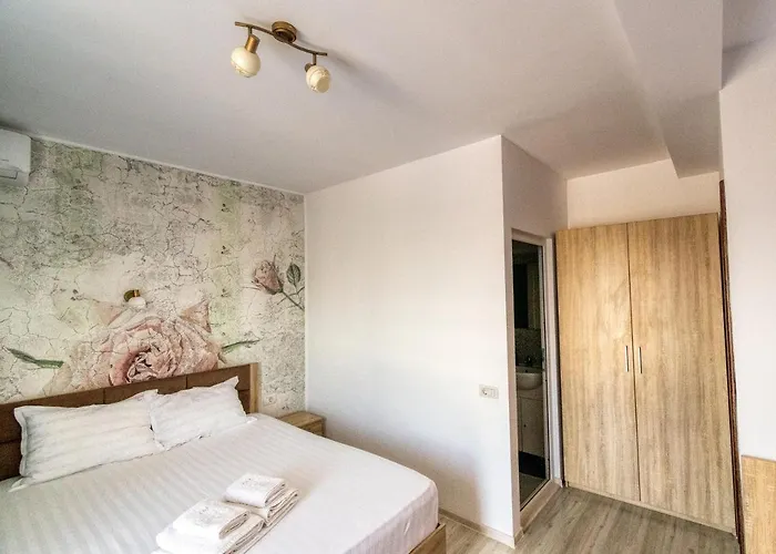 Casa Helena 3* אפורי נורד