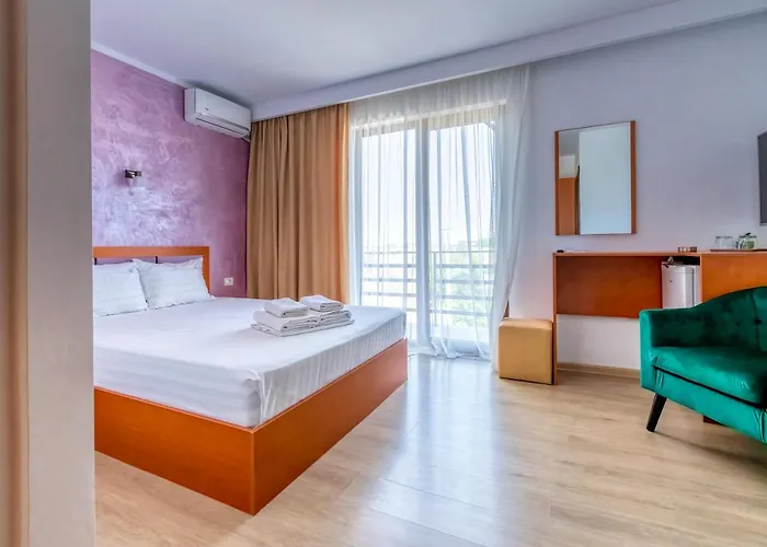 Casa Helena אפורי נורד